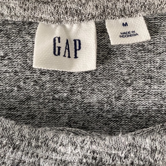 GAP gray sleeveless top Size Medium - Picture 6 of 7